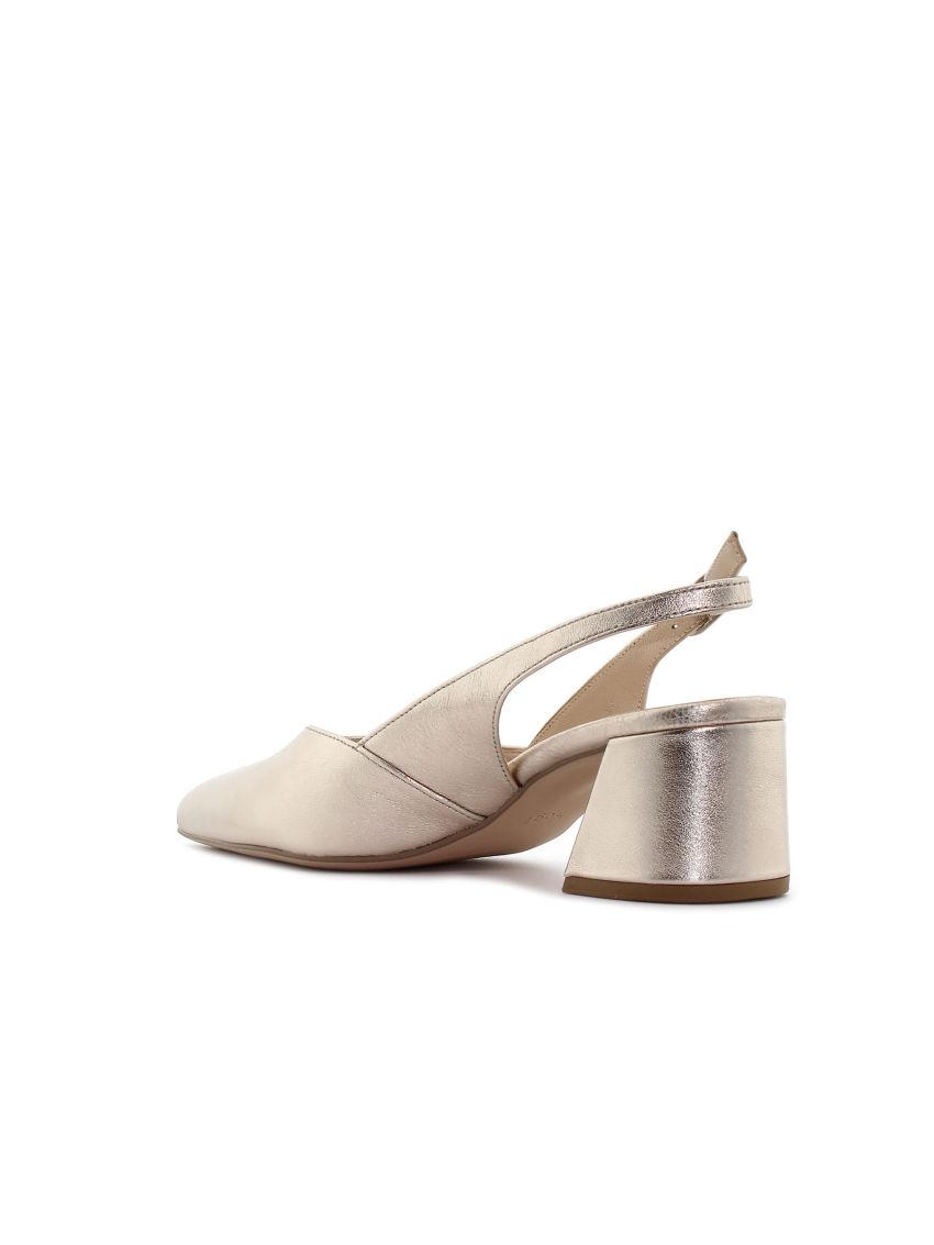 H Laura  0-104611-7800