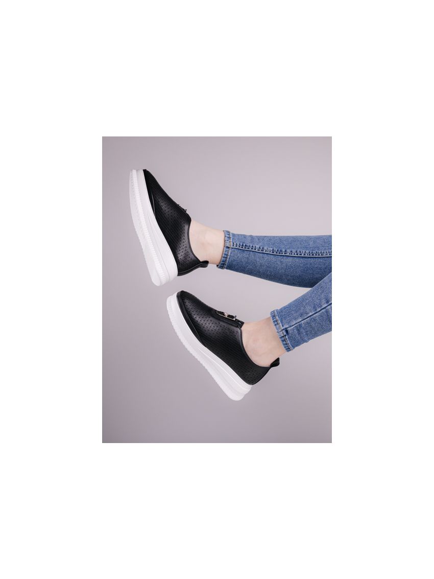 Yolera Neagley  D9233-BL