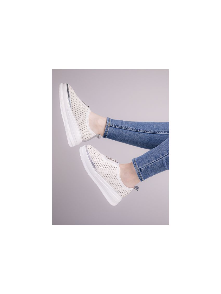 Yolera Neagley  D9233-WH