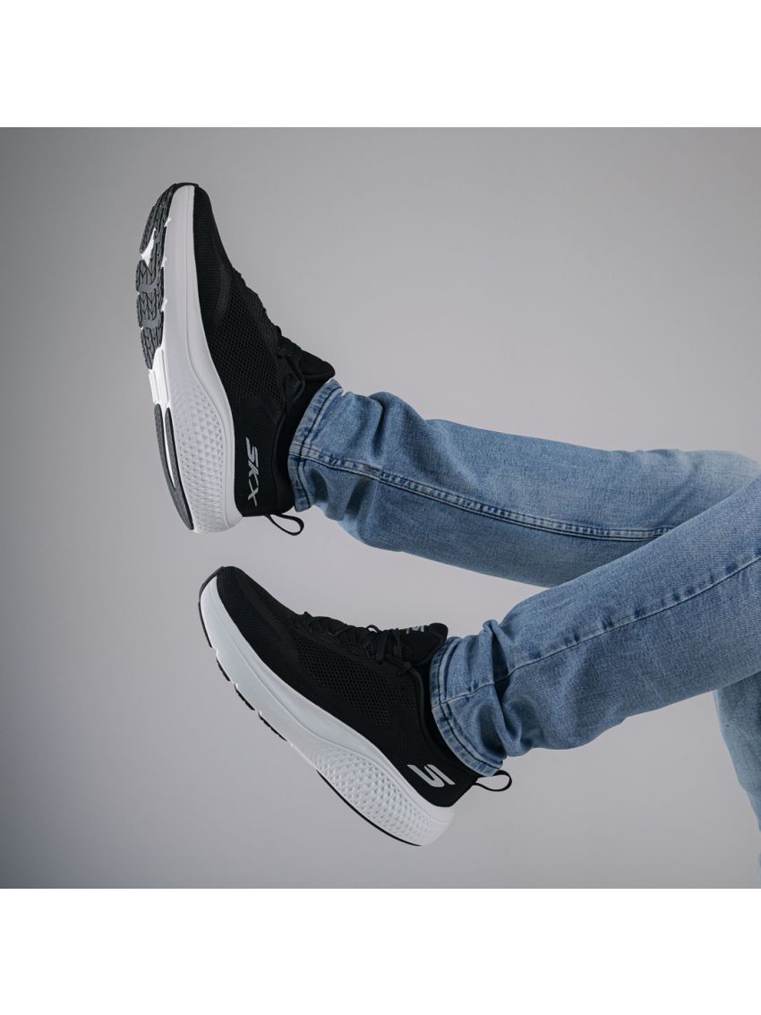 Skechers Run Supersonic Max  246086-BKW