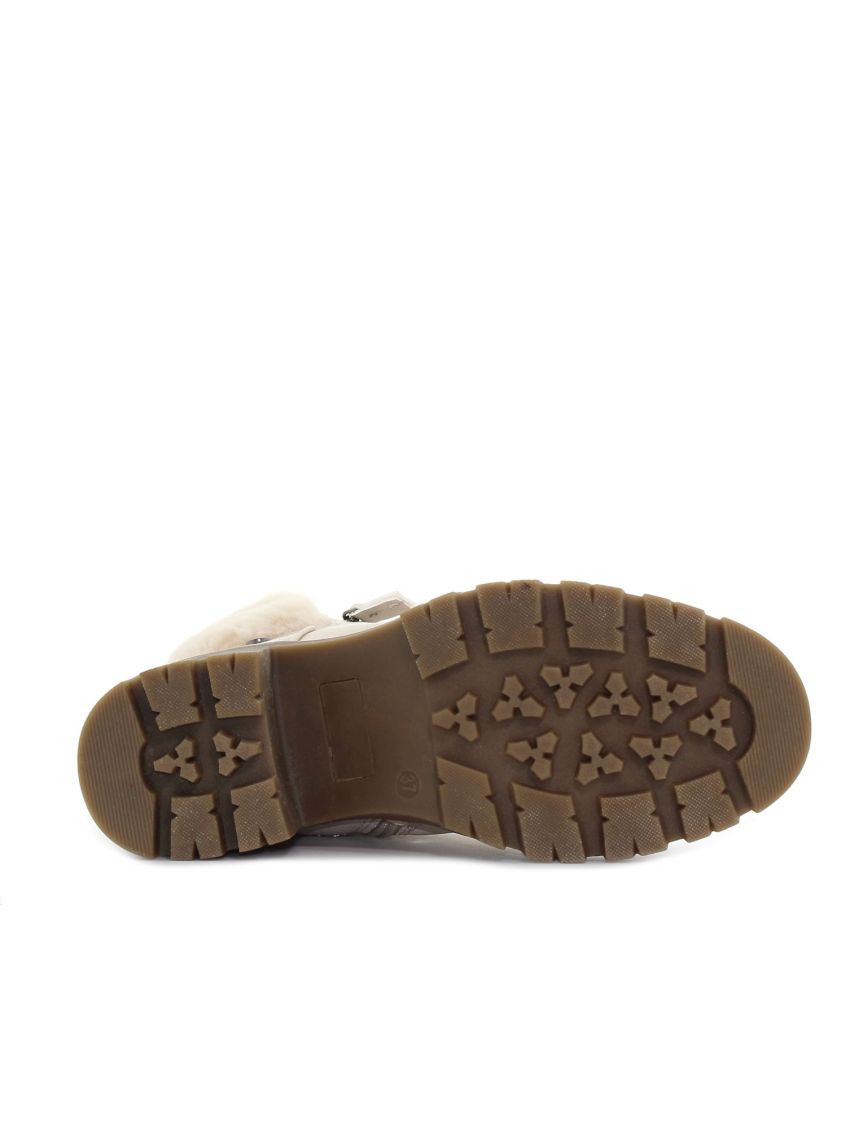 Wink - Ellos bej femei bocanci