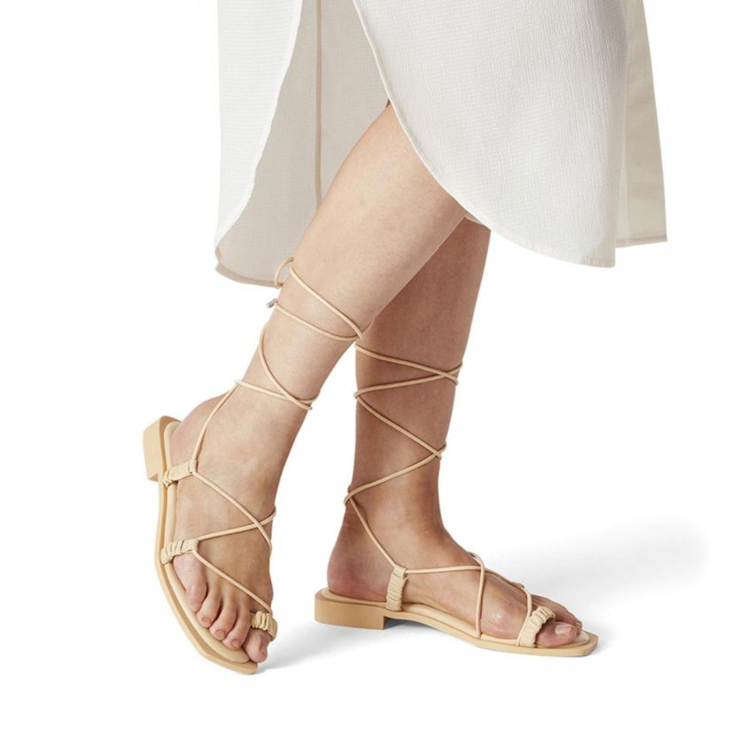 Tamaris sárga megkötős női szandál