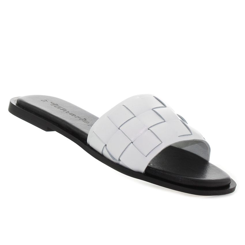 Tamaris fehér női papucs