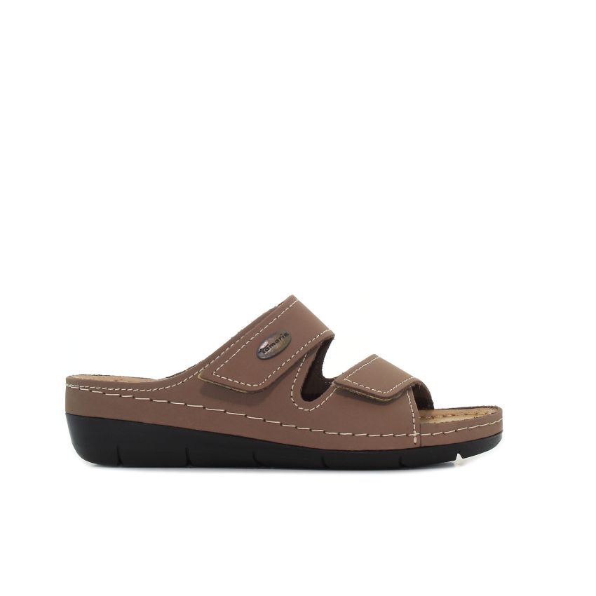 Tamaris barna női bőr papucs