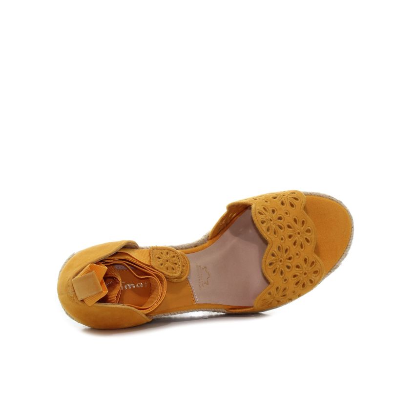 Tamaris sárga női éktalpú szandál