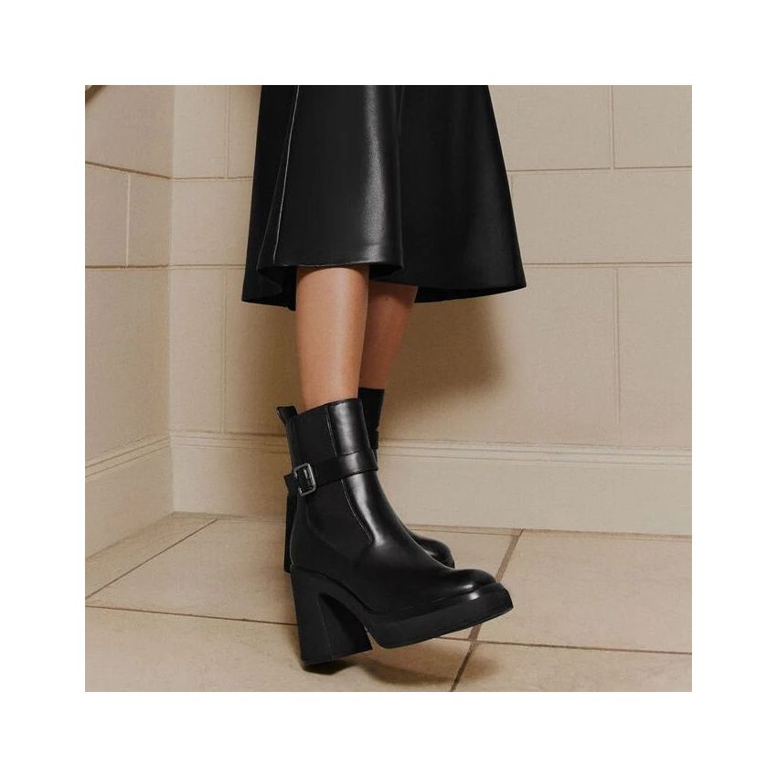 Tamaris fekete női bokacsizma