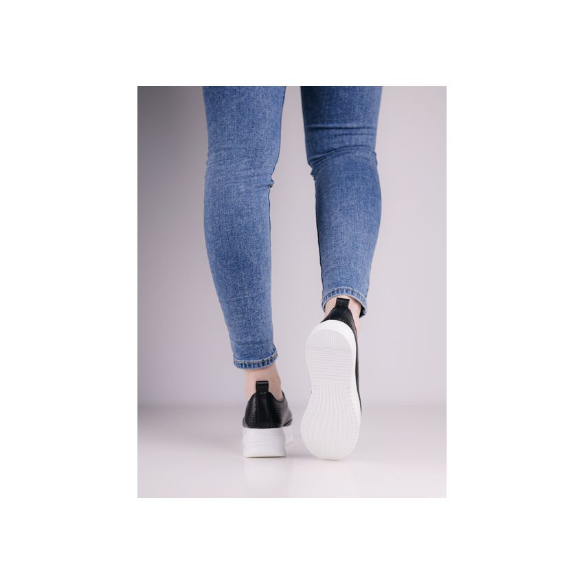 Yolera - Neagley fekete bebújós női cipő