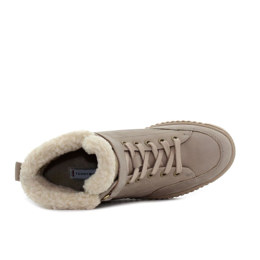 Tommy Hilfiger Faux Fur Nubuck bézs bélelt női cipő