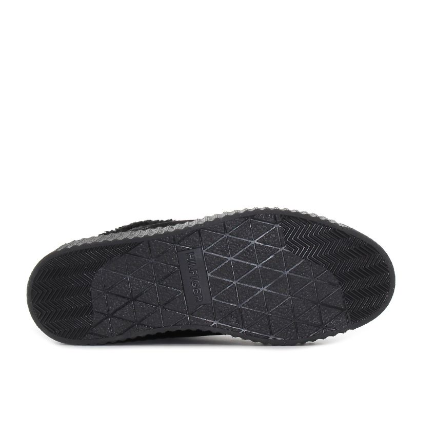 Tommy Hilfiger Faux Fur Nubuck fekete bélelt női cipő