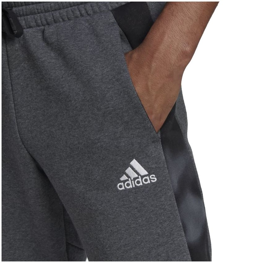 Adidas Essentials Camo Print szürke férfi nadrág