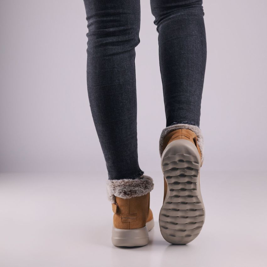 Skechers On The Go Joy - First Glance vízlepergető barna női bokacsizma