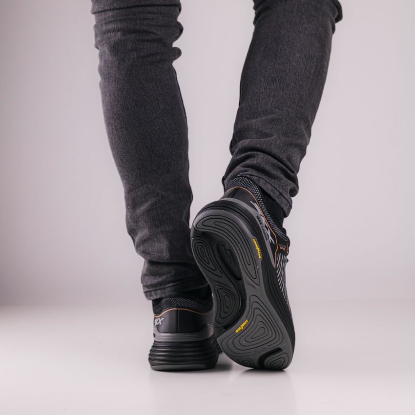 Skechers Slip-Ins - Max Cushioning Suspension - Nitevizn fekete férfi cipő