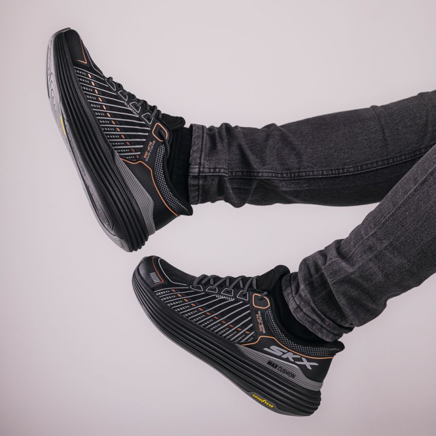 Skechers Slip-Ins - Max Cushioning Suspension - Nitevizn fekete férfi cipő