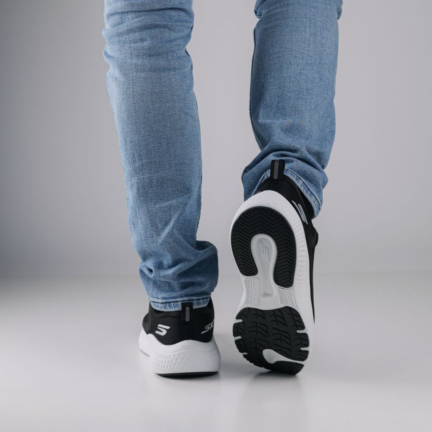 Skechers GO Run Supersonic Max fekete férfi cipő