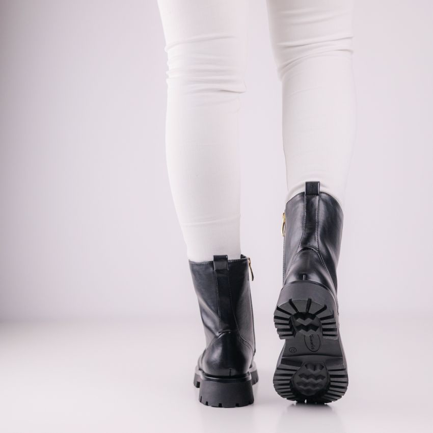 Tamaris fekete női bakancs