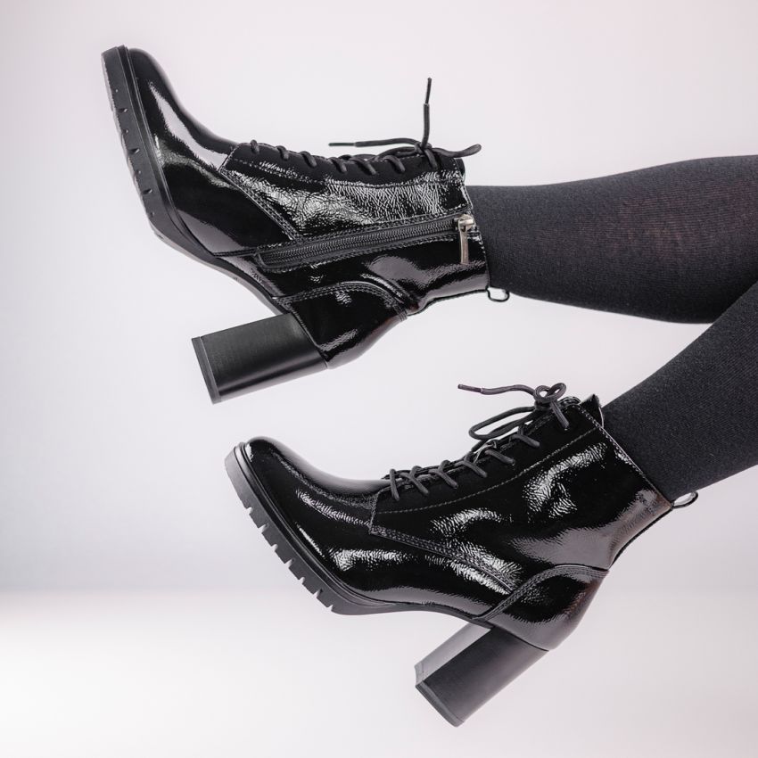 Tamaris fekete női bakancs