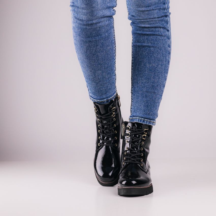 Tamaris fekete női bakancs