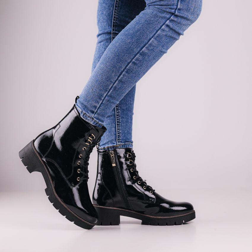 Tamaris fekete női bakancs