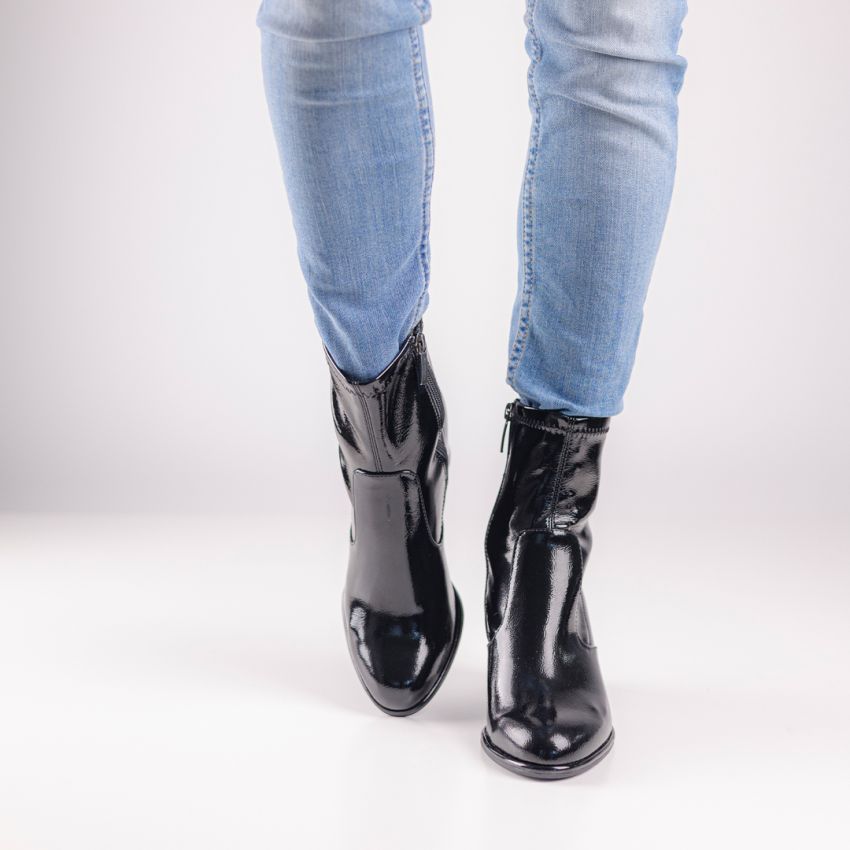 Tamaris fekete női bokacsizma