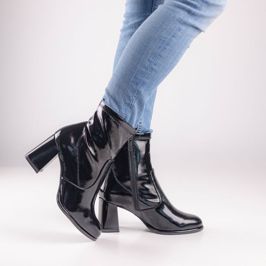 Tamaris fekete női bokacsizma