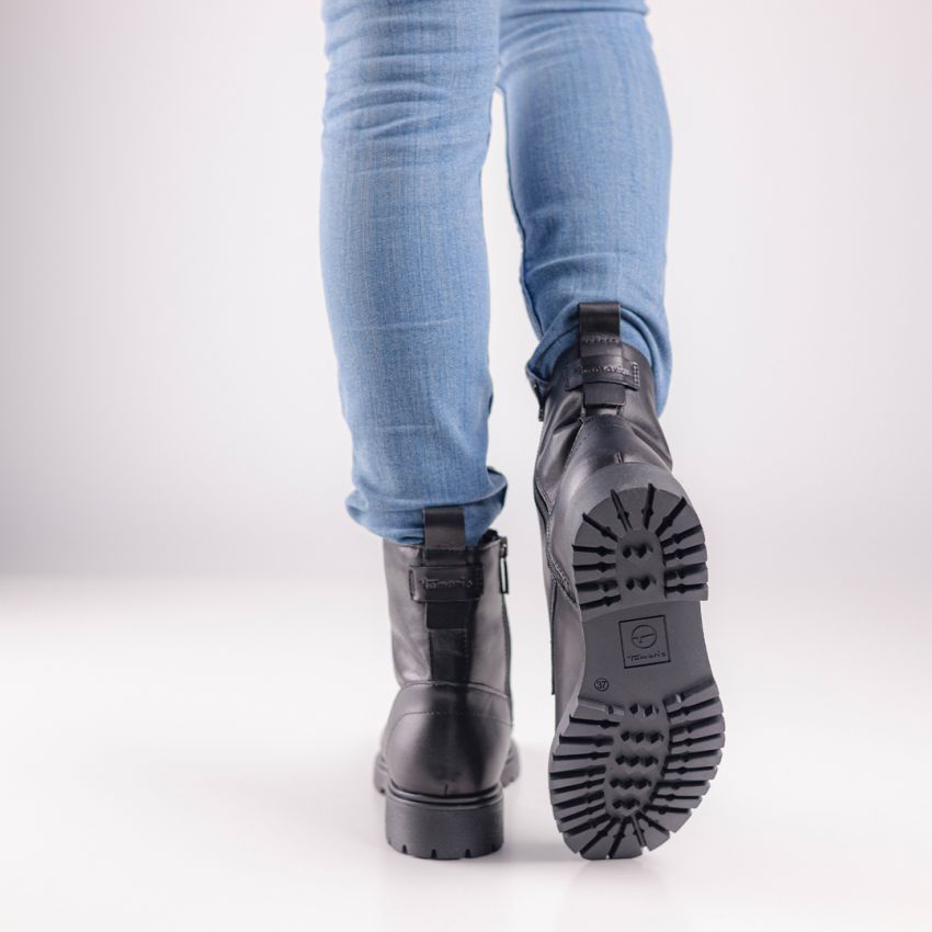 Tamaris fekete női bakancs