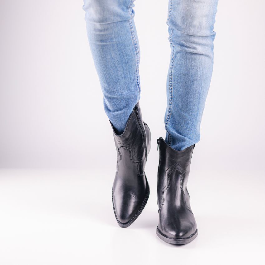 Tamaris fekete női bokacsizma