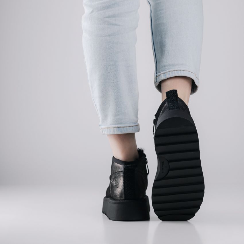 Tamaris fekete női bokacsizma