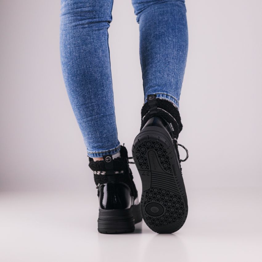 Tamaris fekete női bokacsizma