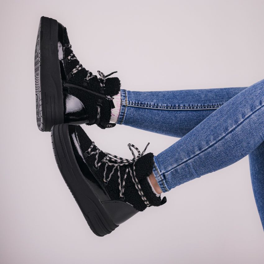 Tamaris fekete női bokacsizma