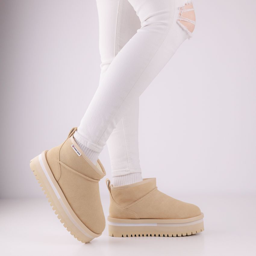 Tommy Hilfiger TJW Suede Flatform bézs bélelt női bokacsizma