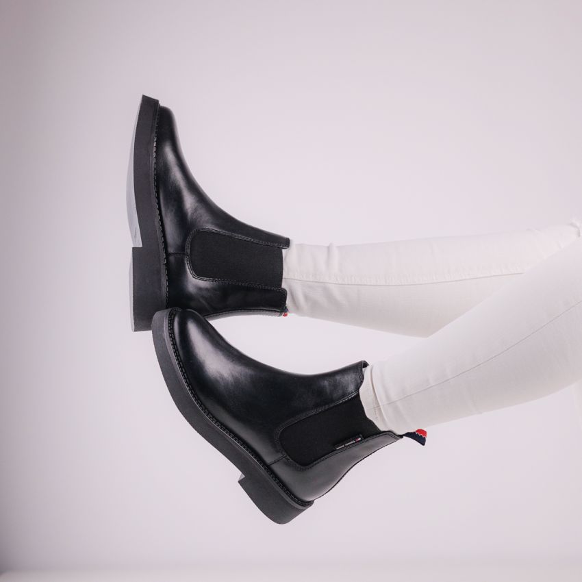 Tommy Hilfiger TJW Chelsea Flatform fekete női bokacsizma